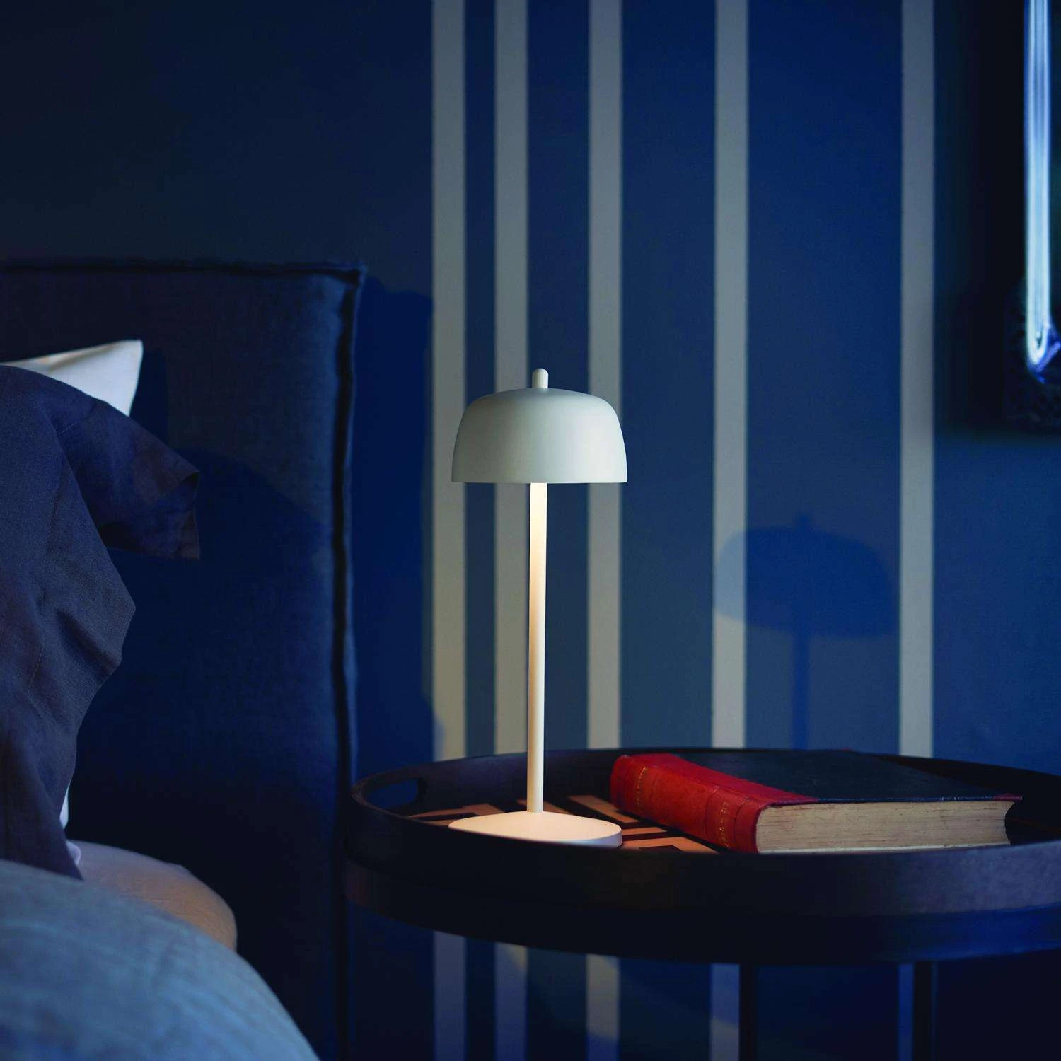 Zafferano Theta 11.8 In. Matte White Cordless Desk Lamp 3 Zafferano Theta 11.8 In. Matte White Cordless Desk Lamp - Image 3