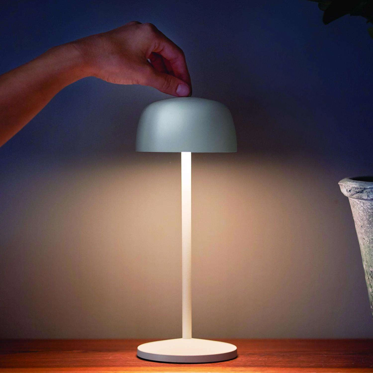 Zafferano Theta 11.8 In. Matte White Cordless Desk Lamp 2 Zafferano Theta 11.8 In. Matte White Cordless Desk Lamp - Image 2